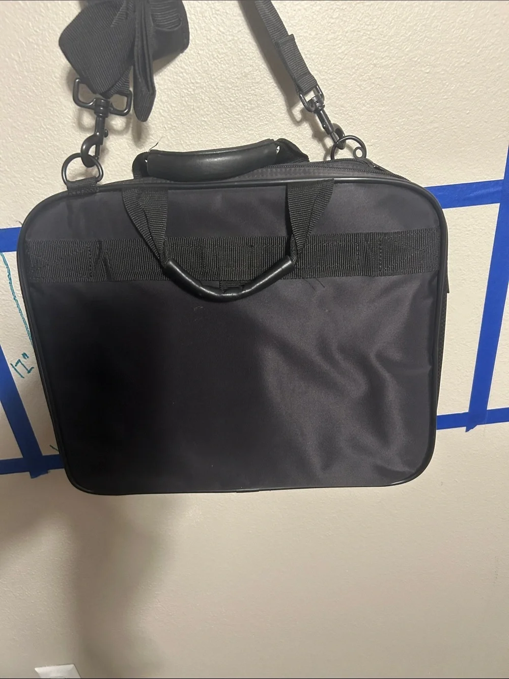 Targus Black Men's Laptop Messenger Bag